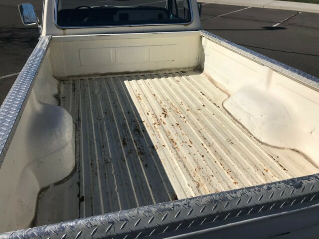 1976 White Ford F-100 Truck