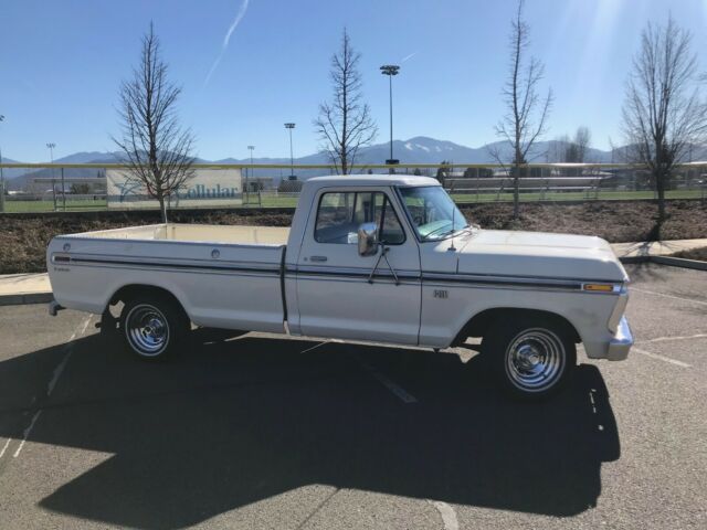 1976 White Ford F-100 Truck