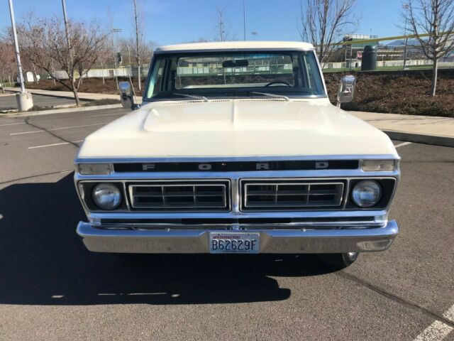 1976 White Ford F-100 Truck