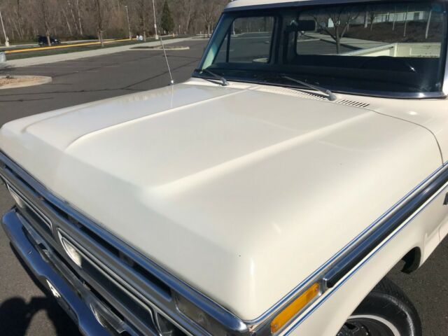 1976 White Ford F-100 Truck