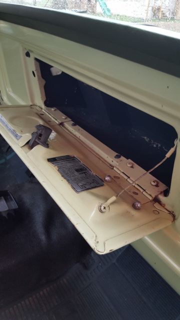 1976 Yellow Ford F-100 Standard Cab Pickup