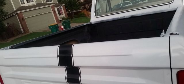 19760000 white/black Ford F-100 Crew Cab Pickup