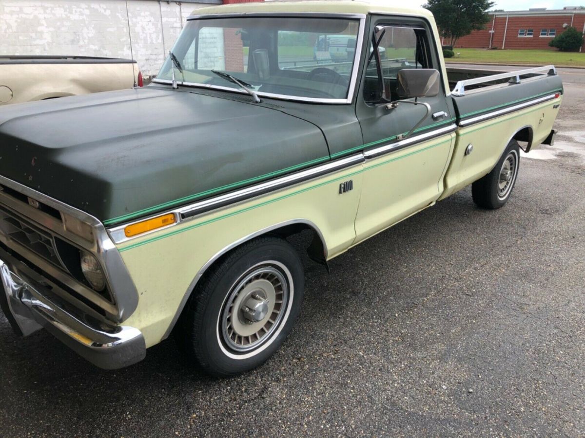 1976 Green Ford F-100 Standard Cab Pickup