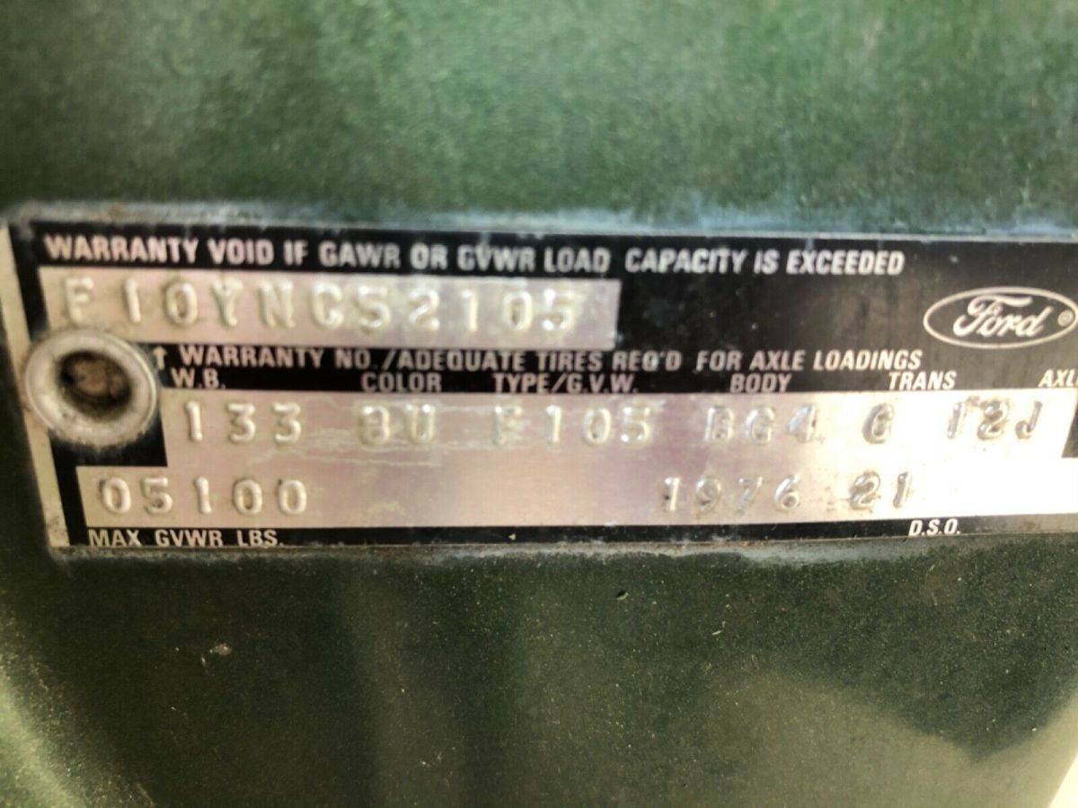 1976 Green Ford F-100 Standard Cab Pickup