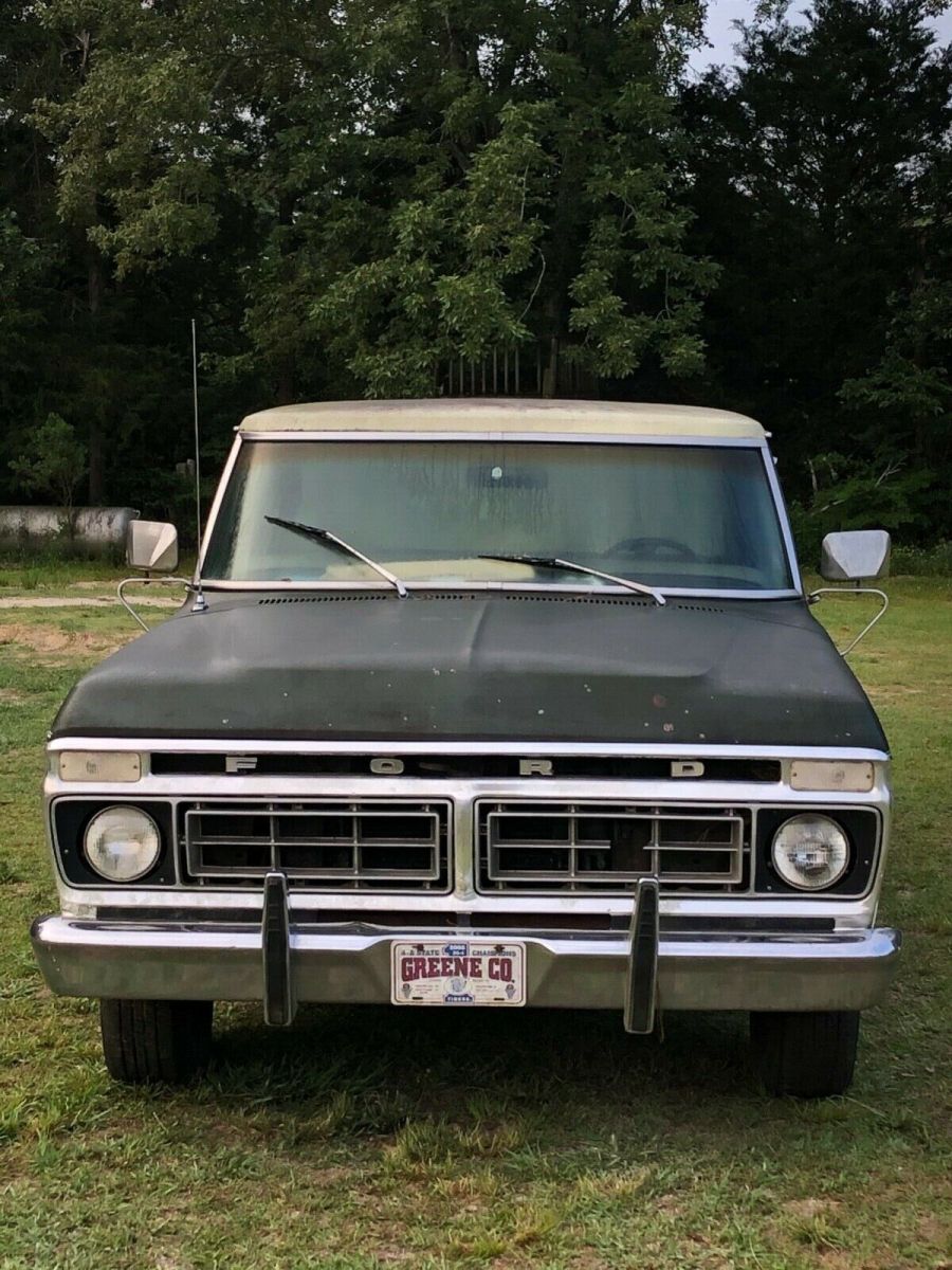 1976 Green Ford F-100 Standard Cab Pickup
