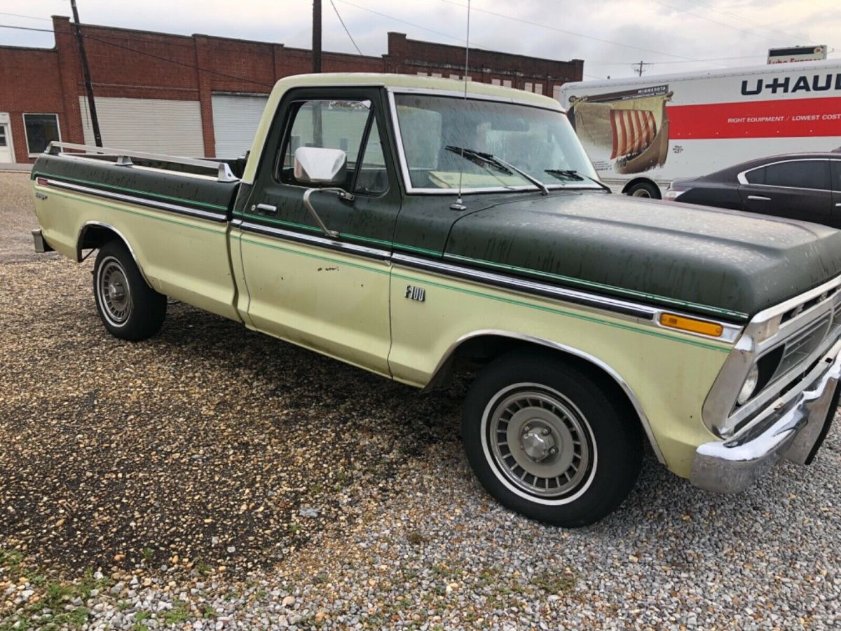 1976 Green Ford F-100 Standard Cab Pickup