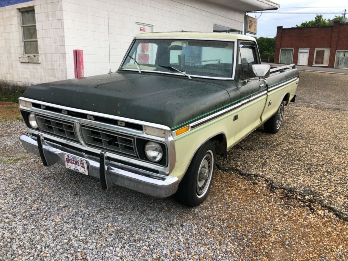 1976 Green Ford F-100 Standard Cab Pickup