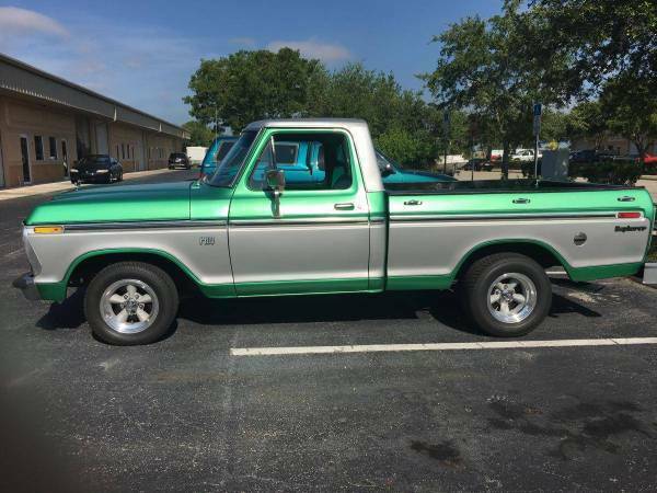 1976 Green Ford F-100 Truck