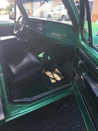 1976 Green Ford F-100 Truck
