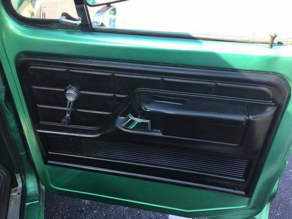 1976 Green Ford F-100 Truck