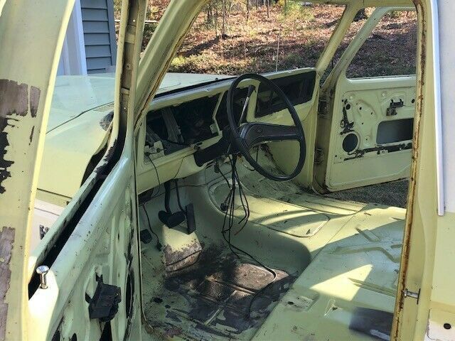 1976 Yellow over white Ford F-150 Standard Cab Pickup