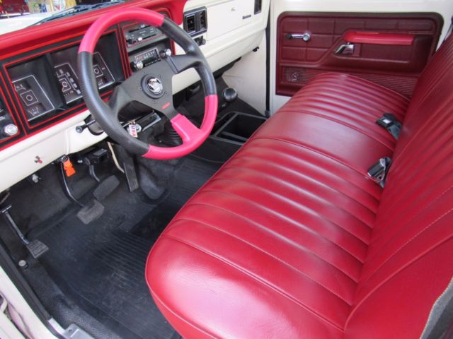 1976 White Ford F-250 Standard Cab Pickup