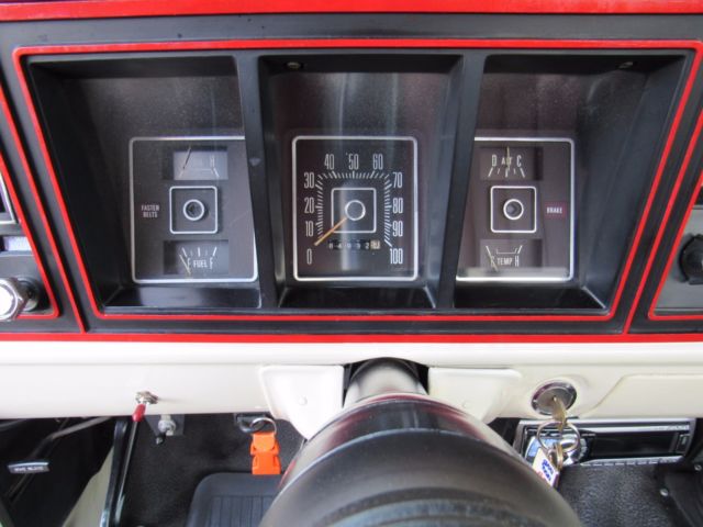 1976 White Ford F-250 Standard Cab Pickup
