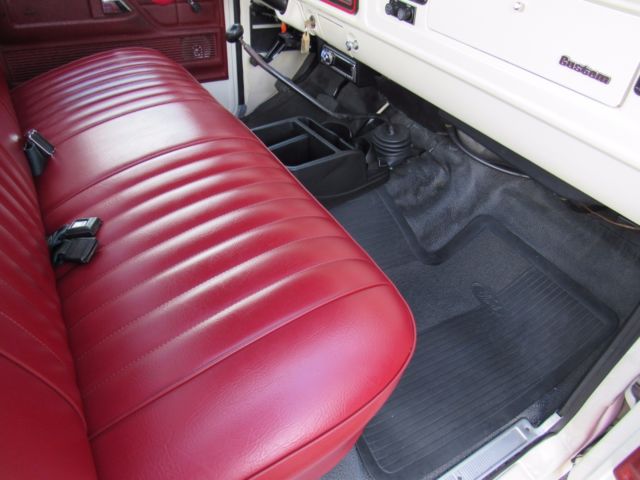 1976 White Ford F-250 Standard Cab Pickup