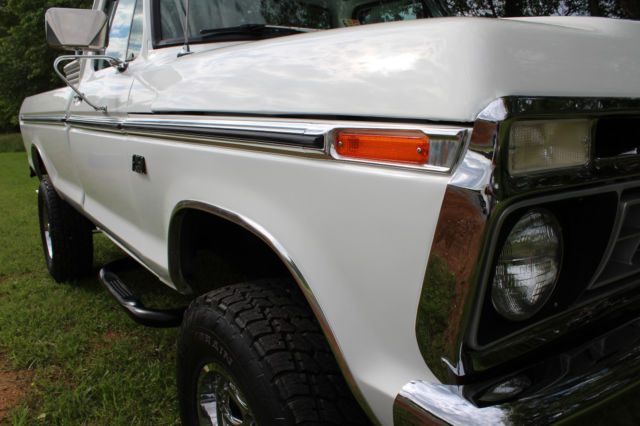 1976 White Ford F-250