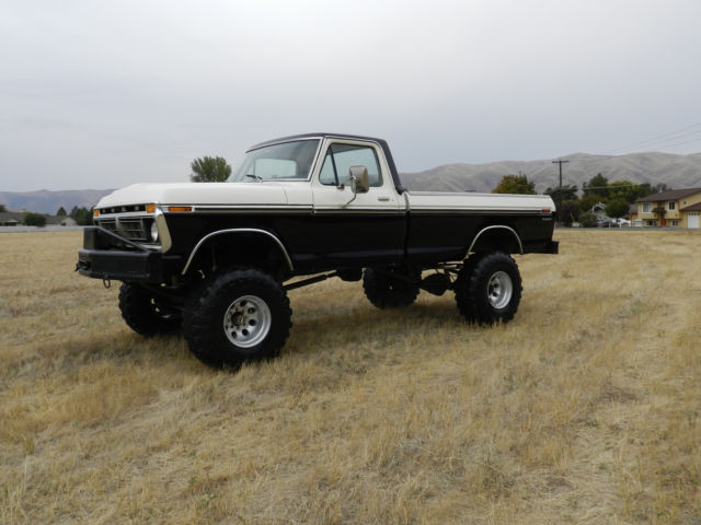 1976 BLACK AND WHITE Ford F-250 Standard Cab Pickup