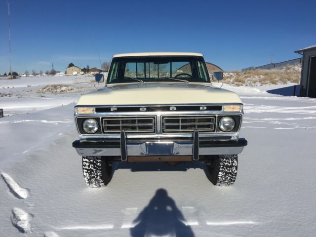 1976 Wimbledon White Ford F-250 Standard Cab Pickup