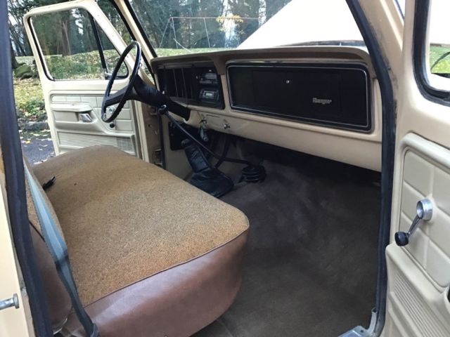1976 Tan Ford F-250 Pickup