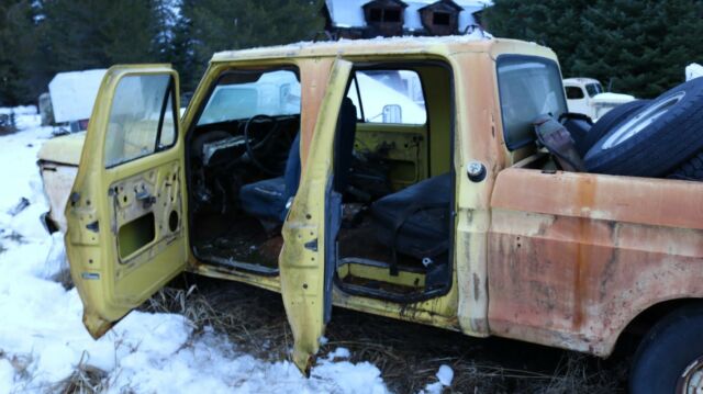 1976 Yellow Ford F-250 Crew Cab Pickup