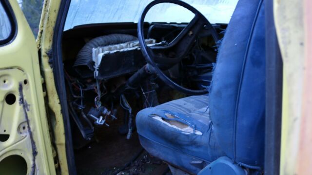1976 Yellow Ford F-250 Crew Cab Pickup