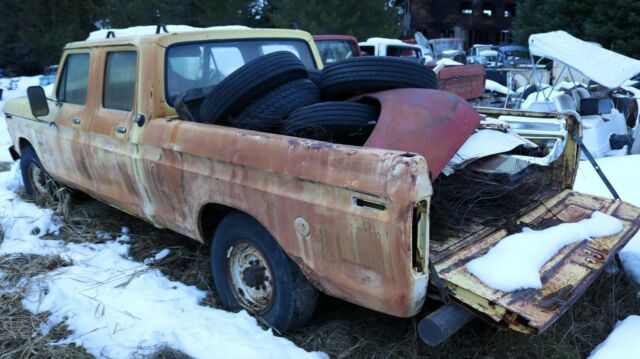 1976 Yellow Ford F-250 Crew Cab Pickup