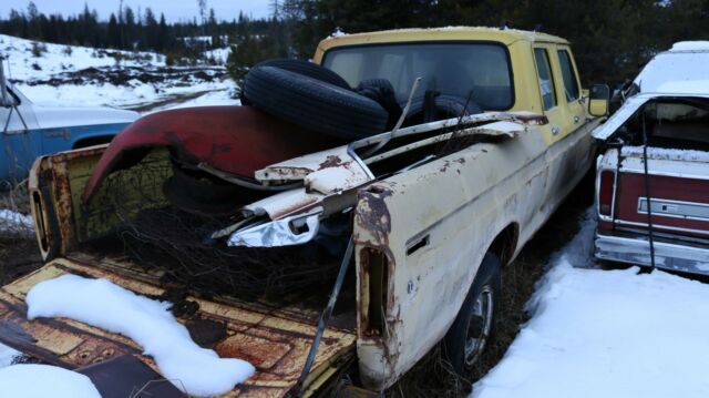 1976 Yellow Ford F-250 Crew Cab Pickup