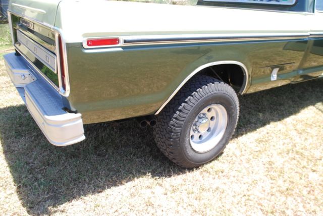 1976 Green Ford F-350 Extended Cab Pickup
