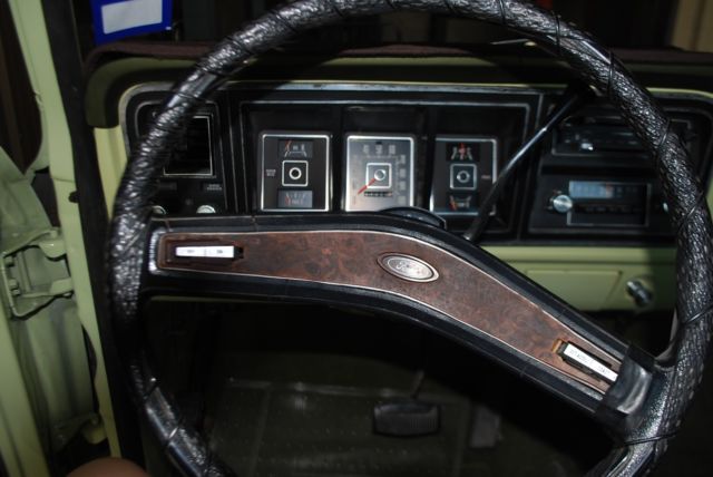 1976 Green Ford F-350 Extended Cab Pickup