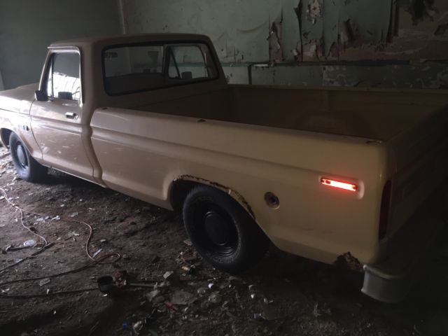 1976 Tan Ford F-100 Standard Cab Pickup