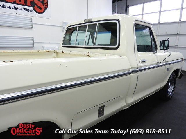 1976 White Ford F-150 --