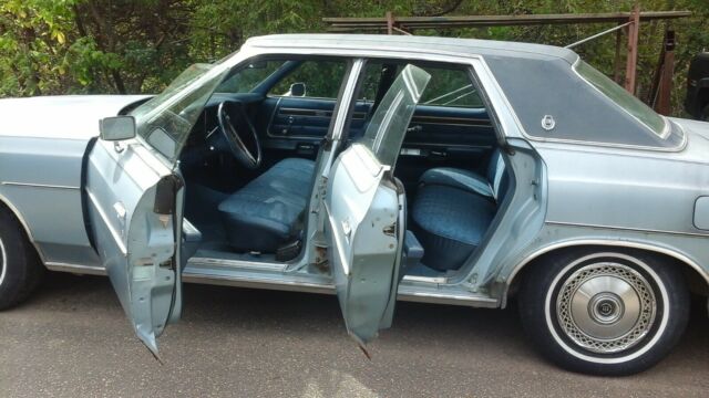 1976 Blue Ford LTD Sedan