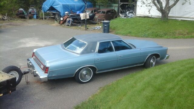 1976 Blue Ford LTD Sedan