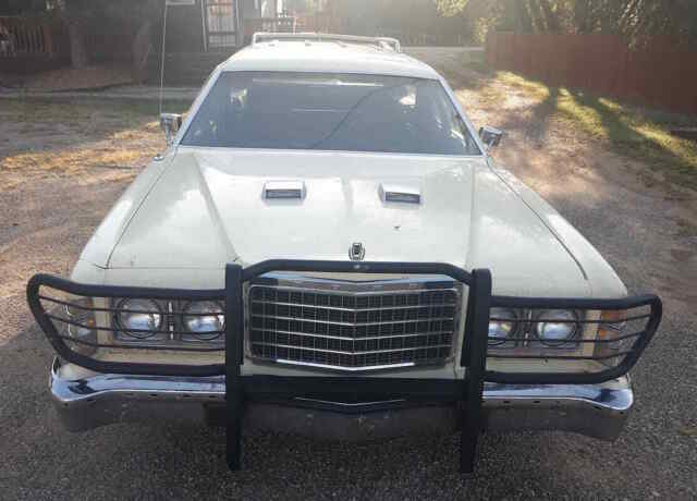 1976 Cream / Flat Black Ford LTD Wagon