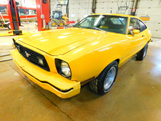 1976 Yellow Ford Mustang Coupe