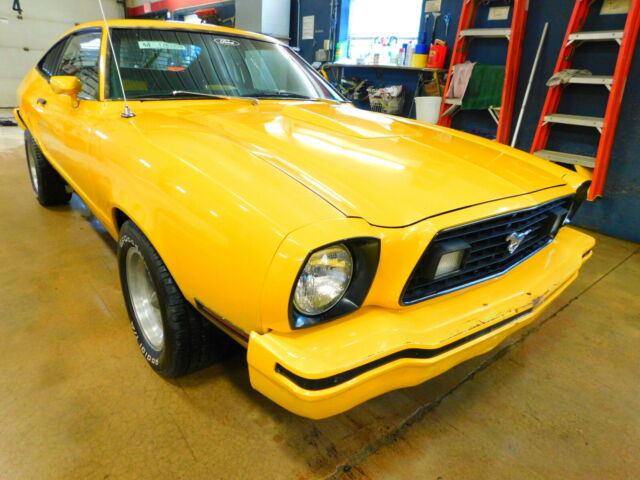 1976 Yellow Ford Mustang Coupe