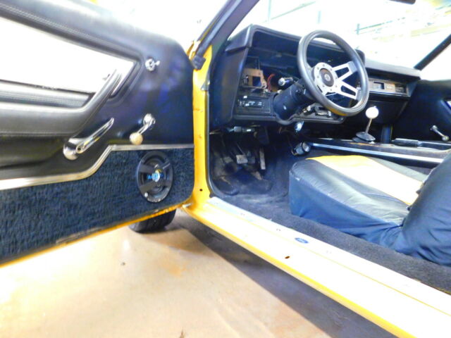 1976 Yellow Ford Mustang Coupe