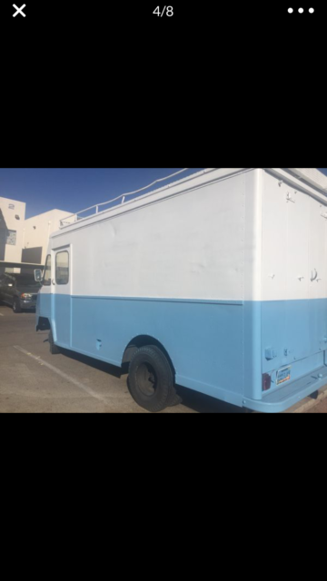 1976 Ford P-400 Stepvan