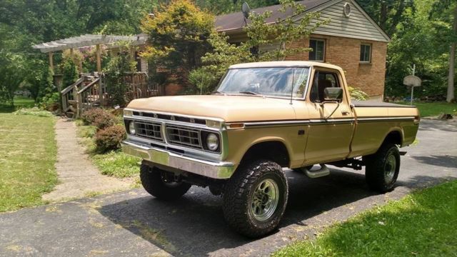 1976 Tan Ford F-250 Standard Cab Pickup