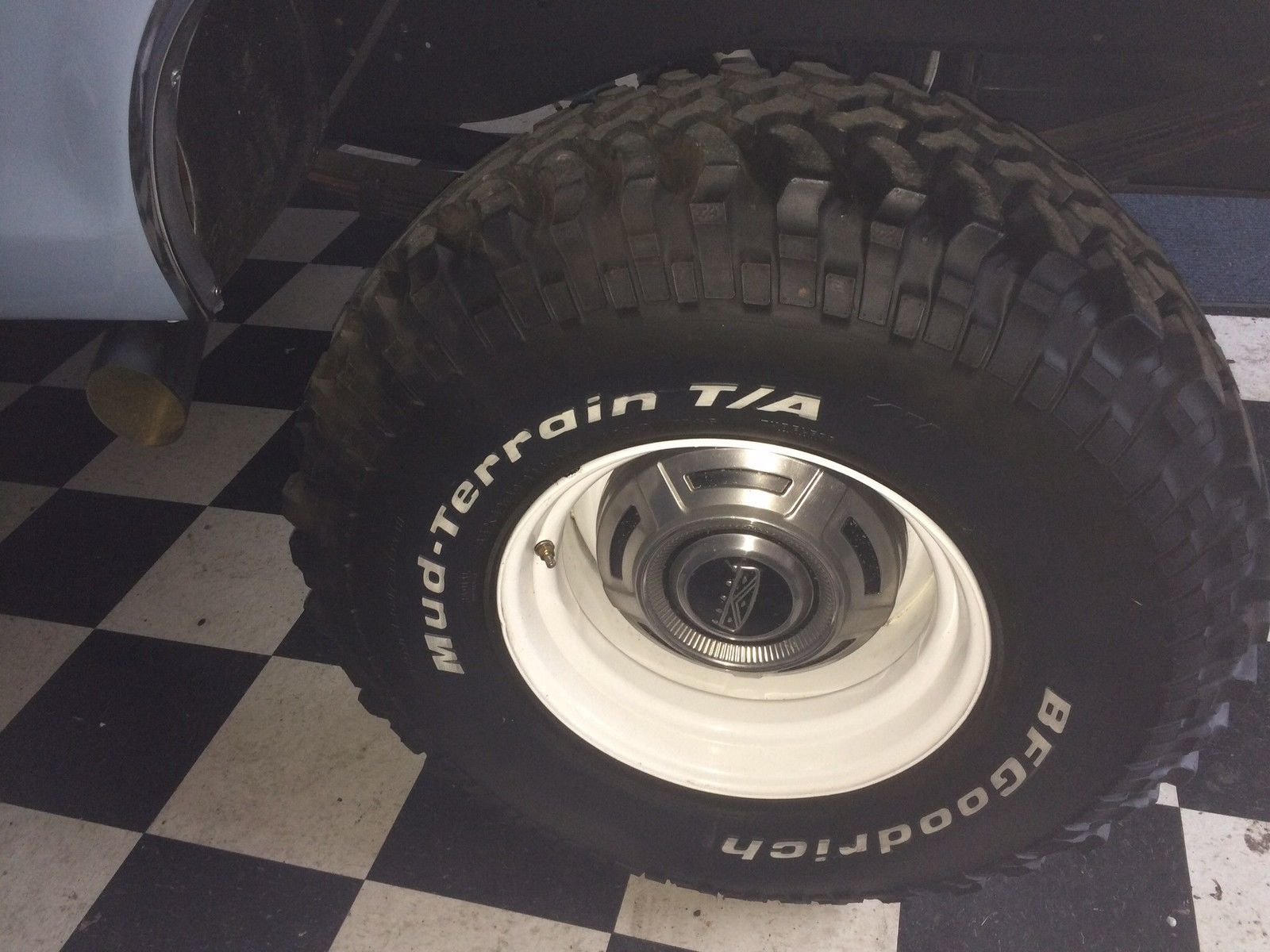 1976 Blue Ford F-250