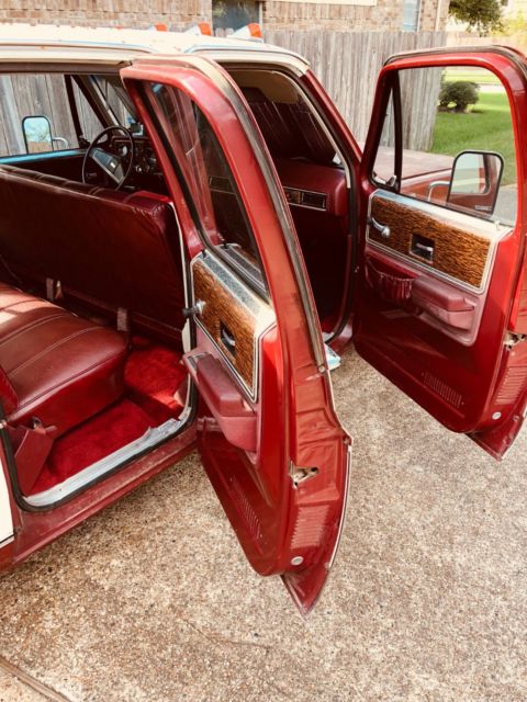 1976 Red Chevrolet C-10 Crew Cab Pickup