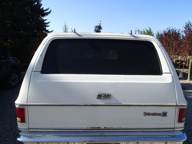 1976 White GMC Suburban SUV