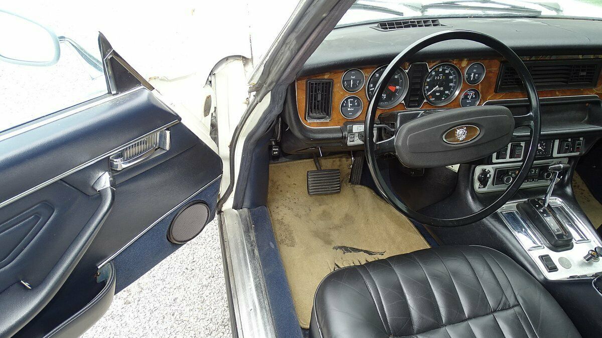 1976 White Jaguar XJ TWO DOOR HARD TOP