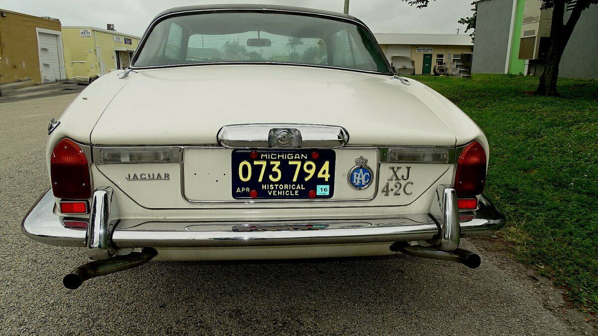 1976 White Jaguar XJ TWO DOOR HARD TOP