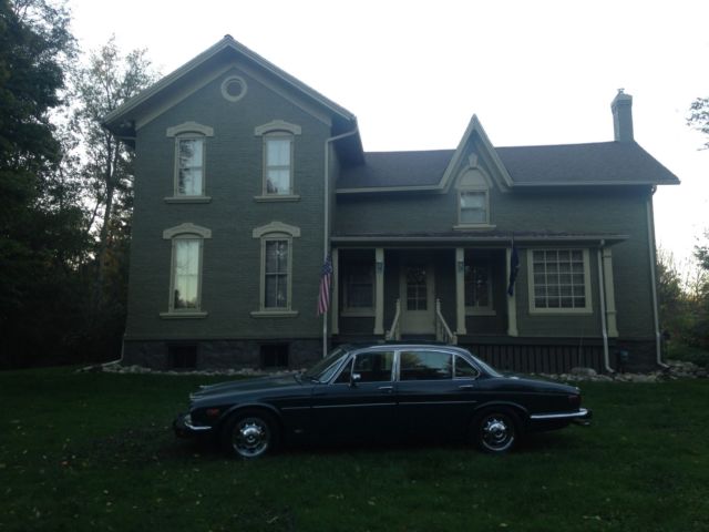 1976 British Racing Green Jaguar XJ6 Sedan