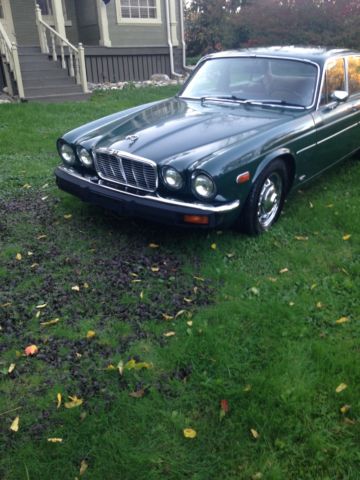 1976 British Racing Green Jaguar XJ6 Sedan