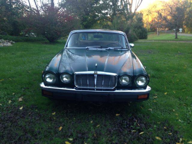 1976 British Racing Green Jaguar XJ6 Sedan