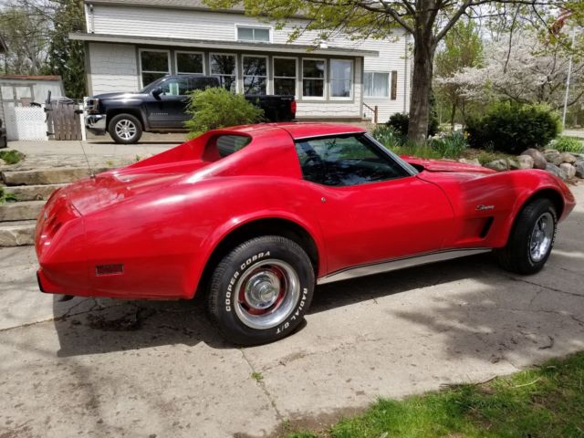 1976 Red Chevrolet Corvette Coupe