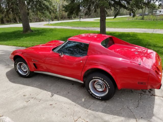 1976 Red Chevrolet Corvette Coupe