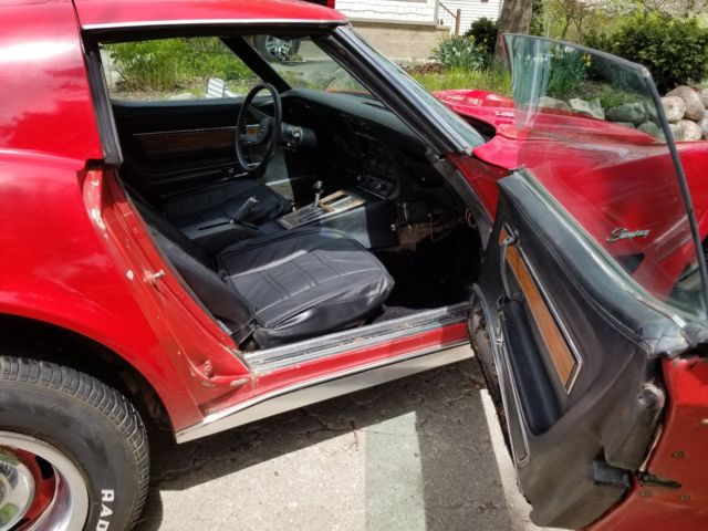 1976 Red Chevrolet Corvette Coupe