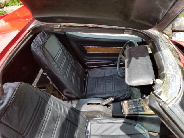 1976 Red Chevrolet Corvette Coupe